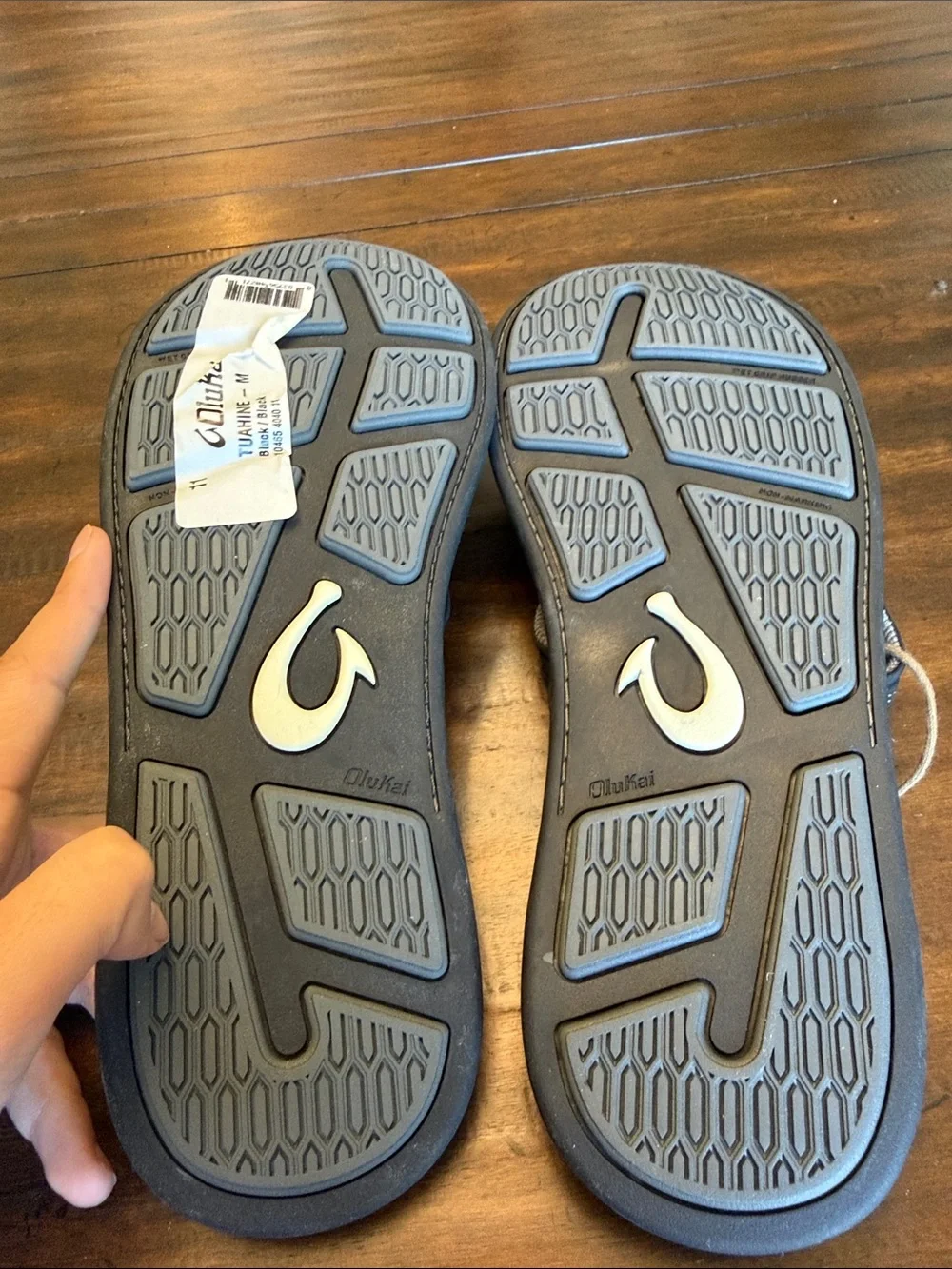 OluKai Tuahine Waterproof Men’s Black Flip-Flops